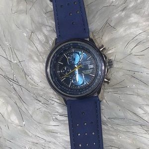 Two toned watch blue top yellow on bottom